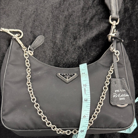 Prada Re-Edition 2005 Re-Nylon bag in black - Picture 9 of 13